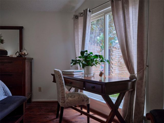 5038 Autumn Forest Drive, Houston, TX 77091