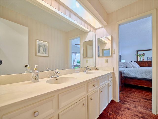 5038 Autumn Forest Drive, Houston, TX 77091
