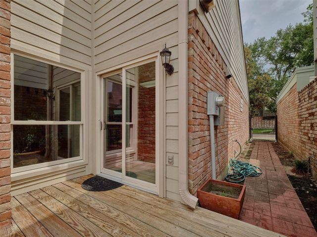 5038 Autumn Forest Drive, Houston, TX 77091