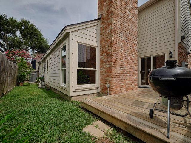 5038 Autumn Forest Drive, Houston, TX 77091