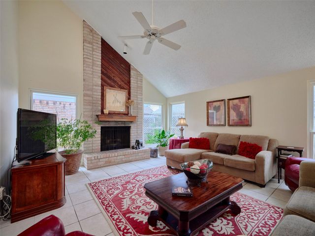 5038 Autumn Forest Drive, Houston, TX 77091