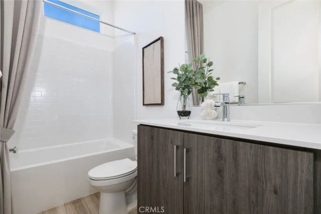 1077 Cadence, Irvine, CA 92618