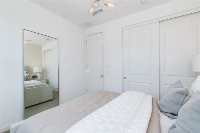 1077 Cadence, Irvine, CA 92618