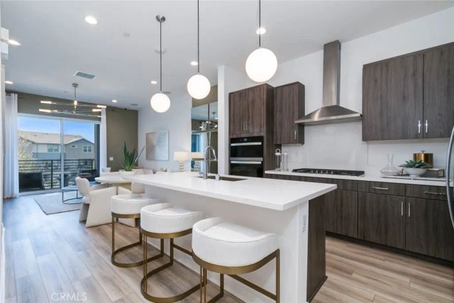 1077 Cadence, Irvine, CA 92618