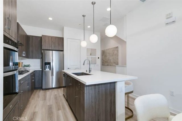 1077 Cadence, Irvine, CA 92618