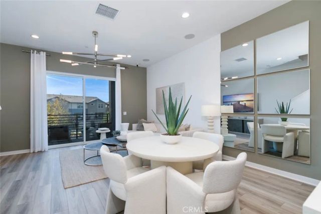 1077 Cadence, Irvine, CA 92618