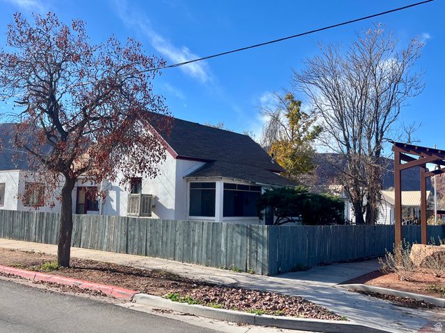 94 E 100 N, Moab, UT 84532