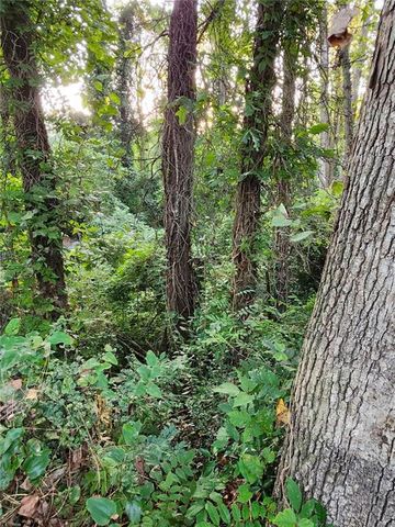 523 Spruce Drive, Pine Lake, GA 30072