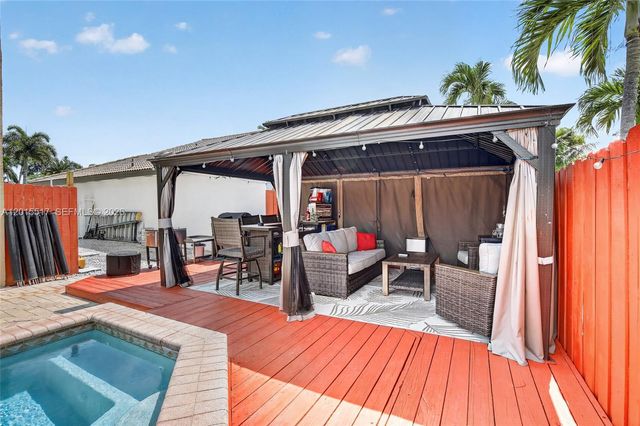 14630 Cedar Creek Pl, Davie, FL 33325