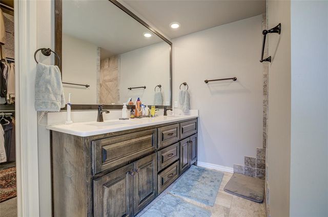 3000 Grapevine Street, Edmond, OK 73034