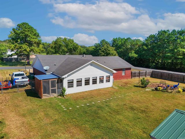 1801 Pinewood Cove, Beebe, AR 72012