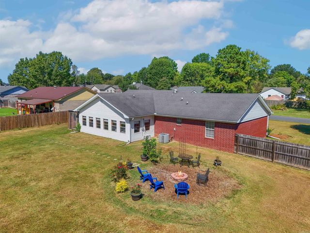 1801 Pinewood Cove, Beebe, AR 72012