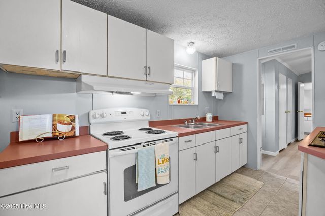 583 Hanover Street SE, Bolivia, NC 28422