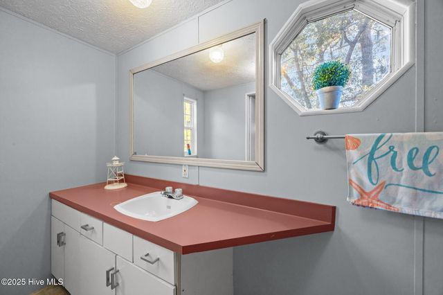 583 Hanover Street SE, Bolivia, NC 28422