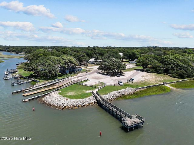 583 Hanover Street SE, Bolivia, NC 28422