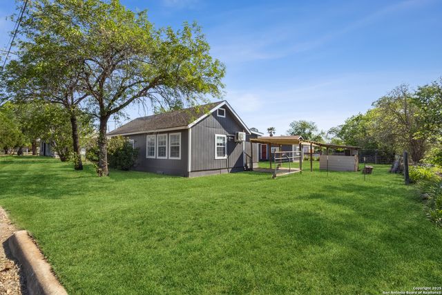 670 5th, Poteet, TX 78065