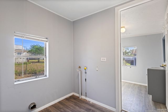 670 5th, Poteet, TX 78065