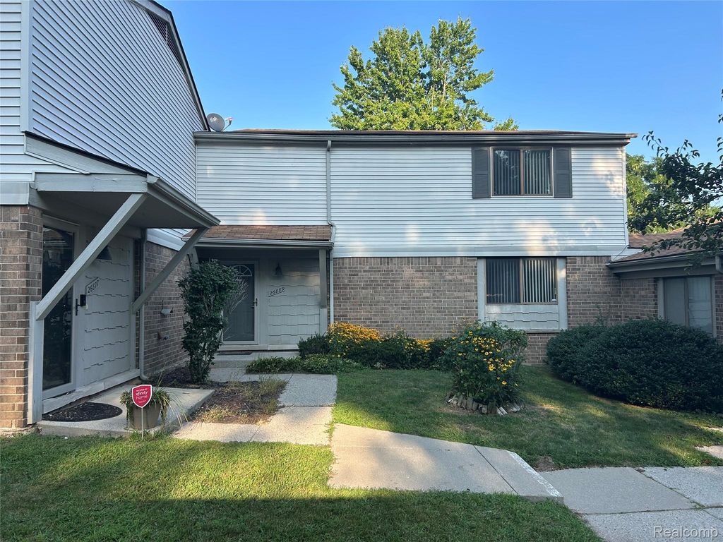 26889 Farmbrook Villa Drive, Southfield, MI 48034