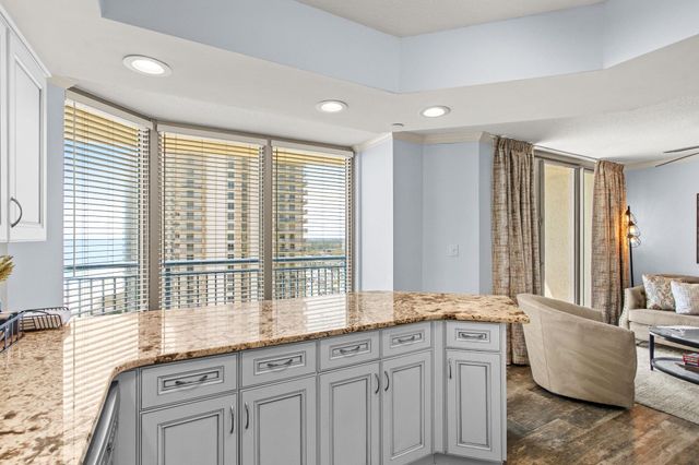 8560 Queensway Blvd Apt 2006, Myrtle Beach, SC 29572