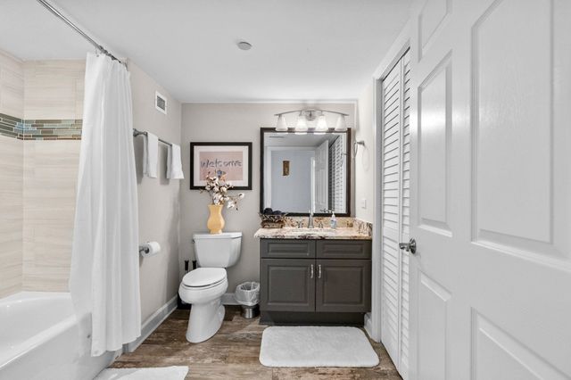 8560 Queensway Blvd Apt 2006, Myrtle Beach, SC 29572