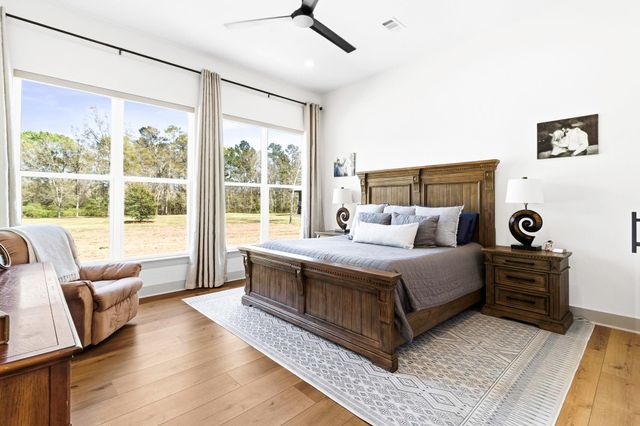 1327 Soda Loop E, Livingston, TX 77351