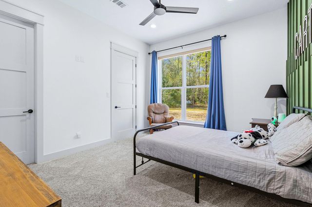 1327 Soda Loop E, Livingston, TX 77351