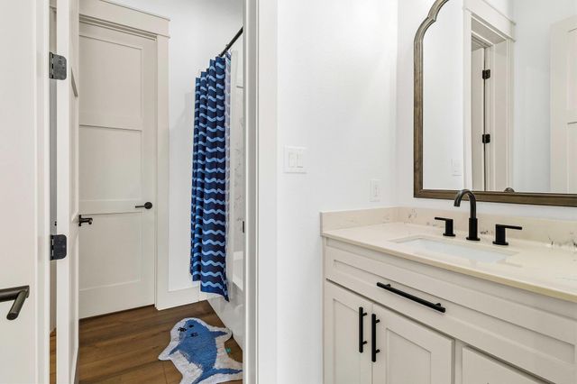 1327 Soda Loop E, Livingston, TX 77351