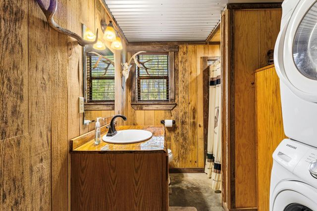 1327 Soda Loop E, Livingston, TX 77351