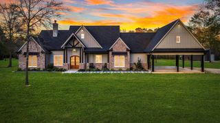 1327 Soda Loop E, Livingston, TX 77351