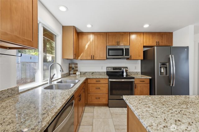 3340 SE Cedar Court, Port Orchard, WA 98366