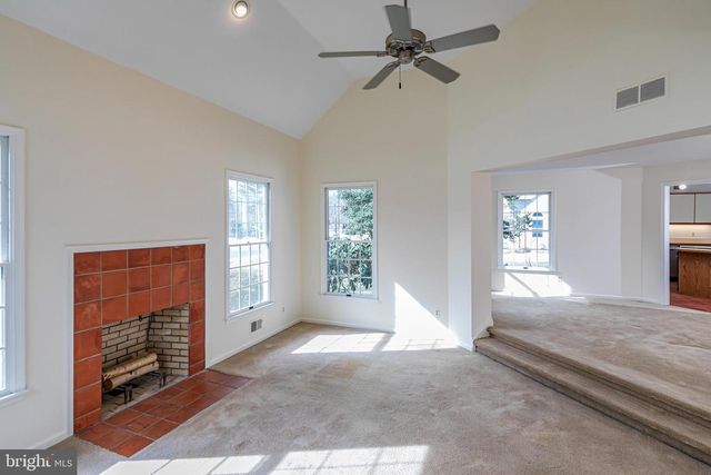 30 BALDWIN ST, Pennington, NJ 08534