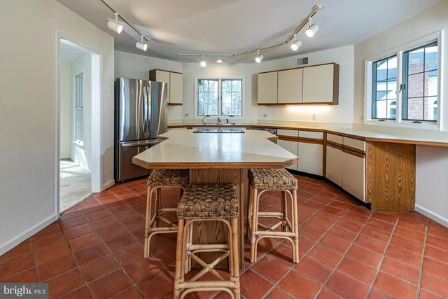 30 BALDWIN ST, Pennington, NJ 08534