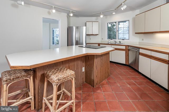 30 BALDWIN ST, Pennington, NJ 08534