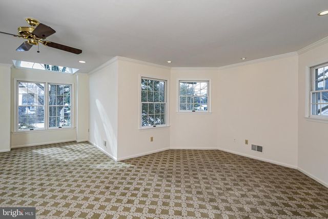 30 BALDWIN ST, Pennington, NJ 08534