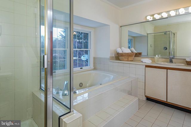 30 BALDWIN ST, Pennington, NJ 08534