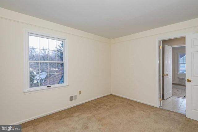 30 BALDWIN ST, Pennington, NJ 08534