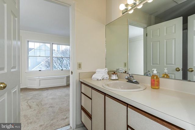 30 BALDWIN ST, Pennington, NJ 08534