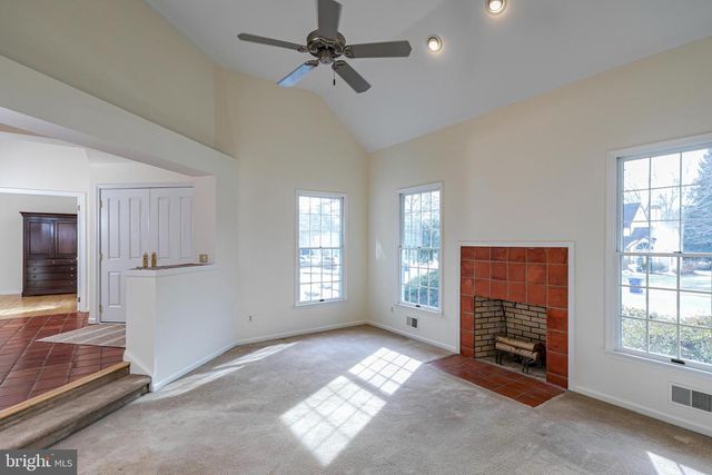 30 BALDWIN ST, Pennington, NJ 08534