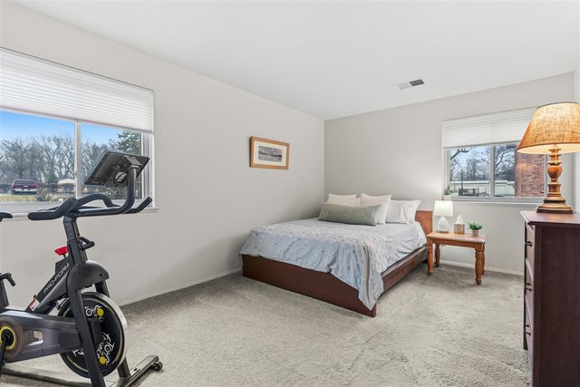 734 W Kilgore Road 208, Kalamazoo, MI 49008