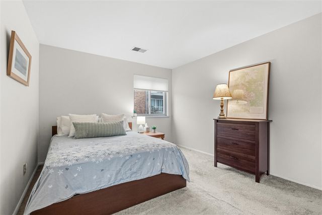 734 W Kilgore Road 208, Kalamazoo, MI 49008