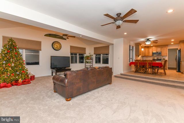 565 CAMBRIDGE RD, Blackwood, NJ 08012