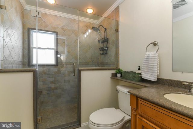 565 CAMBRIDGE RD, Blackwood, NJ 08012