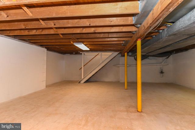 565 CAMBRIDGE RD, Blackwood, NJ 08012