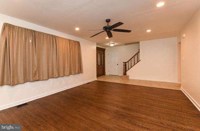 565 CAMBRIDGE RD, Blackwood, NJ 08012