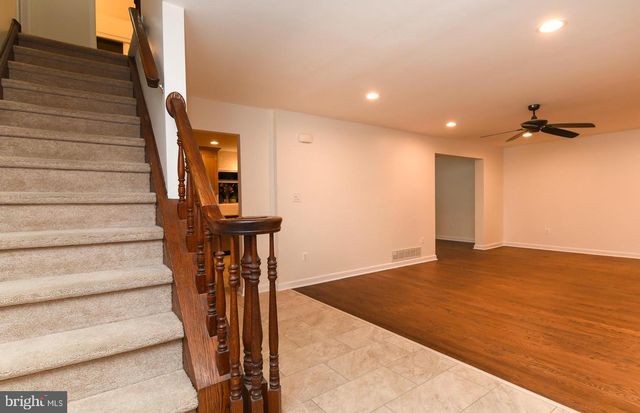 565 CAMBRIDGE RD, Blackwood, NJ 08012