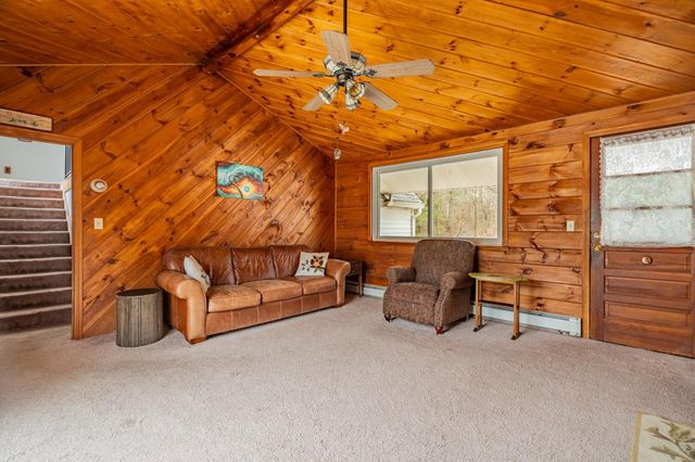 19 Dutton Road, Pelham, NH 03076