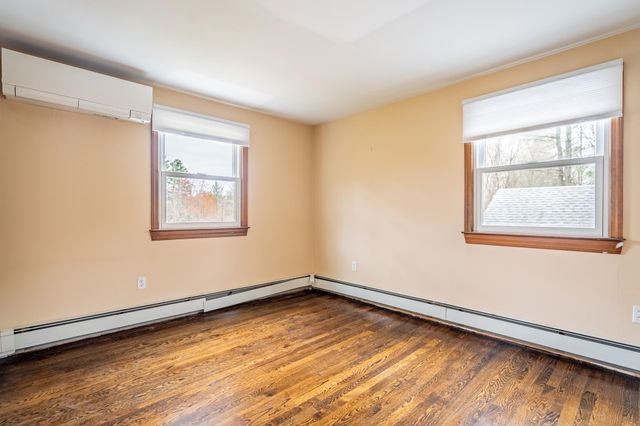 19 Dutton Road, Pelham, NH 03076
