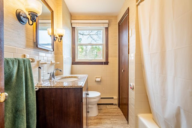 19 Dutton Road, Pelham, NH 03076