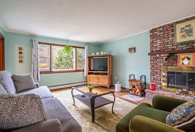 19 Dutton Road, Pelham, NH 03076