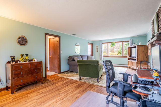 19 Dutton Road, Pelham, NH 03076